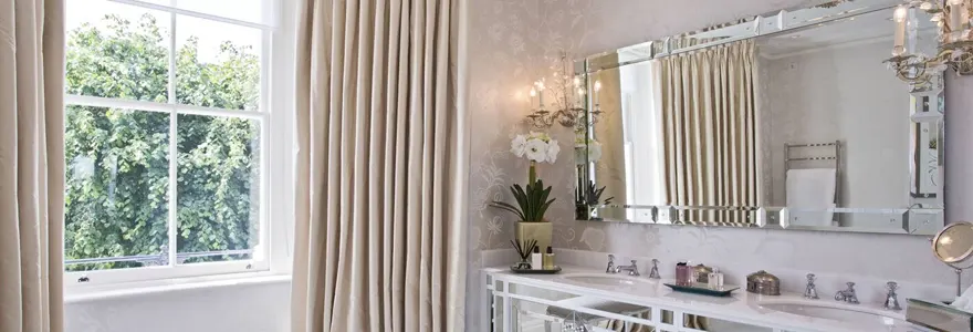 Choisir les rideaux de douche parfaits pour créer une ambiance relaxante dans votre salle de bain