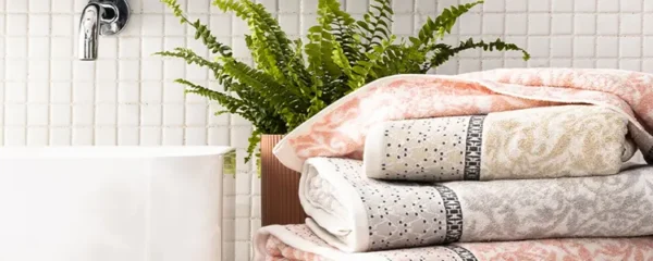 Pourquoi opter pour des serviettes brodées pour ajouter une touche d’élégance à votre salle de bain ?